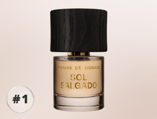 Parfumflakon Sol Salgado von Thomas de Monaco mit warm getöntem Duftöl und dunklem Holzverschluss