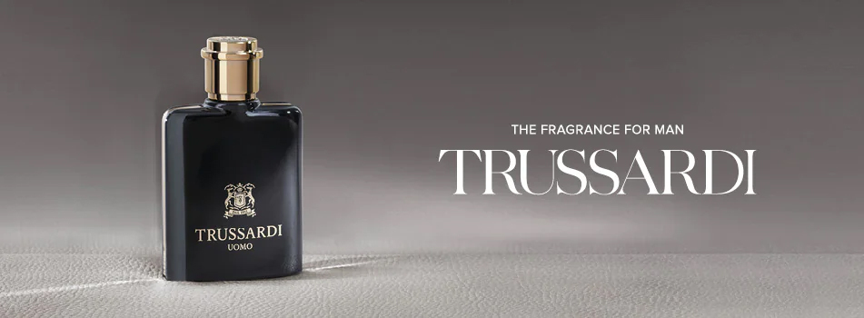 Werbung für Trussardi Uomo: Links ein schwarzer, eleganter Parfumflakon mit goldener Kappe und Wappenlogo. Rechts auf grauem Hintergrund der weiße Schriftzug 'THE FRAGRANCE FOR MAN – TRUSSARDI'.